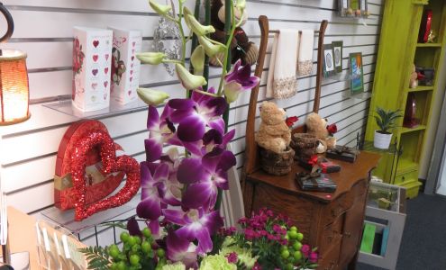 Petals & Blooms Buckley, Flowers & Gifts