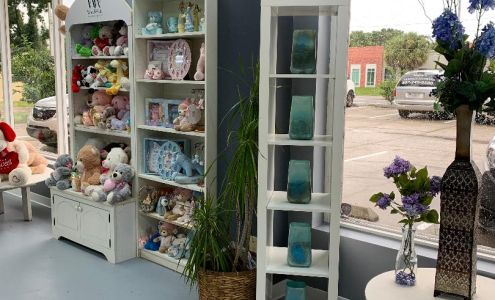 Harry's Famous Flowers