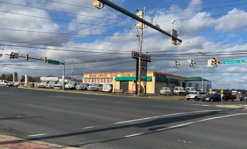 U-Haul Moving & Storage at MacArthur Rd