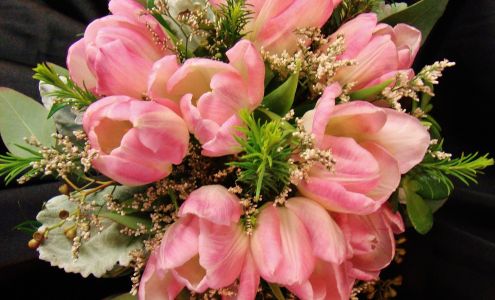 Petals-N-Glass Boutique