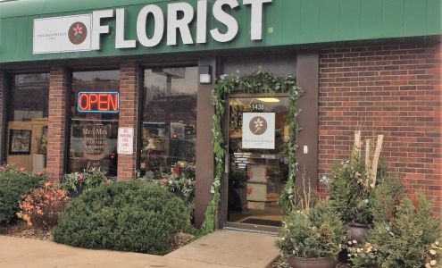 A Precious Petals Florist