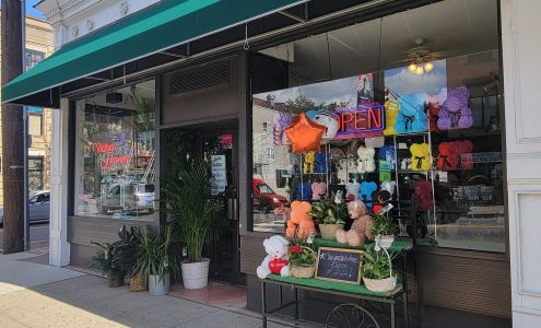 Victor's Flowers & Gifts