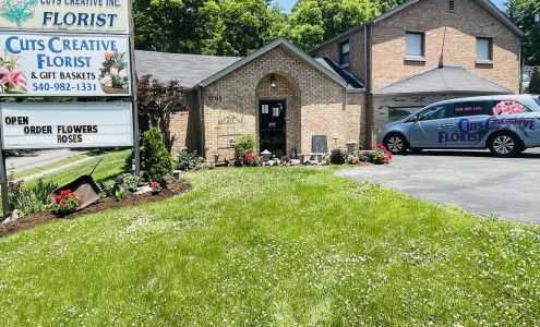 Cuts Creative Florist