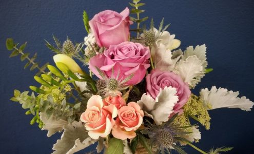 Williams Flower & Gift - Lakewood Florist