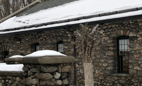 Carriage Barn Arts Center