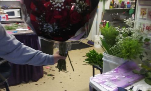 Alysson's Flowers and Gifts