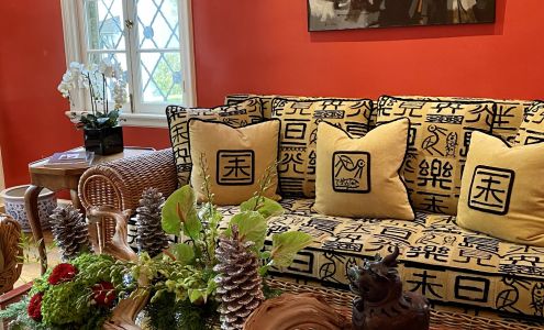 Margit Holakoui Florist