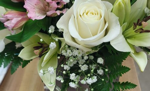 Johnson's Florist & Balloon Co.