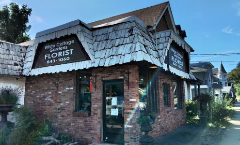 White Cottage Gardens