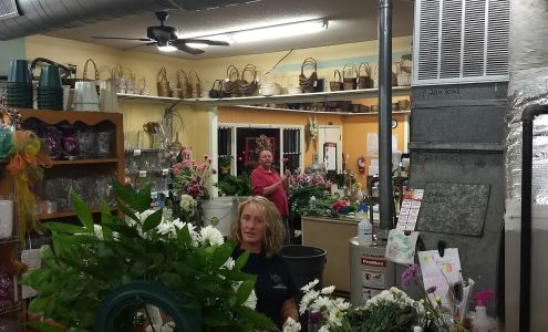 Coggins Flowers & Gifts