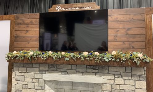 Sandy's Notions Flowers & Gifts