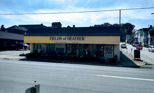 Falling Petal Decor & Floral Design