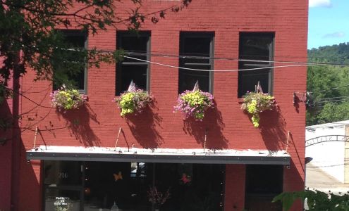 Flowers on Olde Main