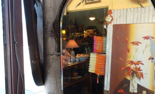 Farm Girl Art and Antiques