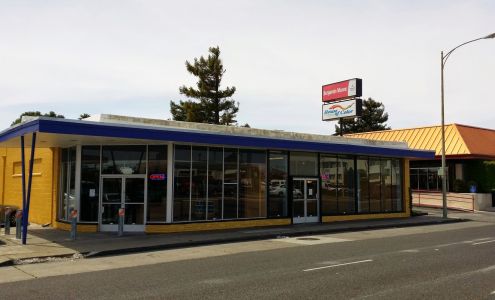 BENJAMIN MOORE PAINTS @ HOUSE OF COLOR SB