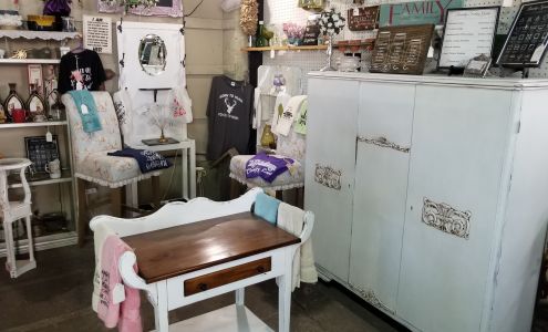 Bucket List Antiques & Collectibles LLC