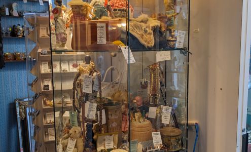 Broken Spoke Antique Mall