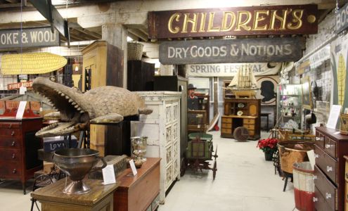 RIVERTOWNE ANTIQUE CENTER