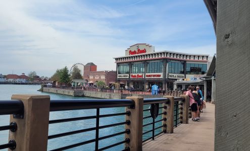 Tiki Jim's of Broadway at the Beach