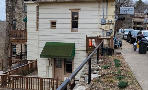 The Statton Gallery, Madison's Garden