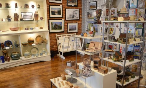 Outside the Lines Art Gallery (Galena)