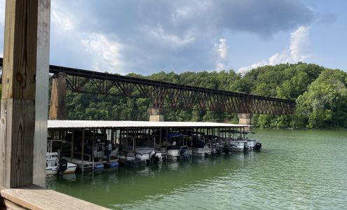 Cotten's Marina Rock Island