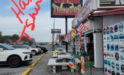 Pigeon Forge Traders Gift Shop