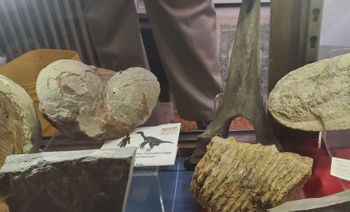 Bradys Village Art Gallery