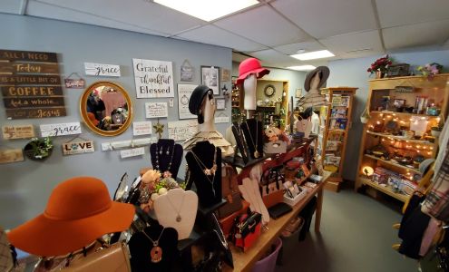 Seasonal Treasures & Gifts