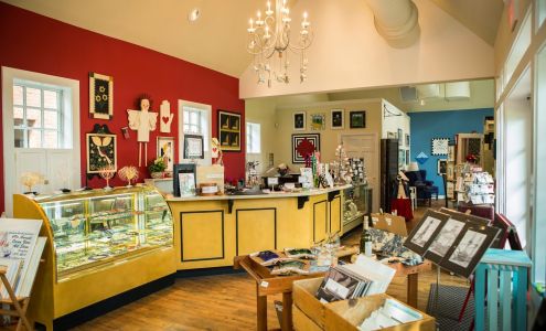 Auntie M's American Cottage