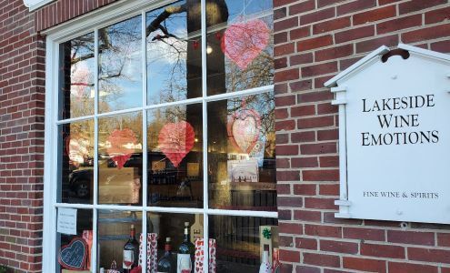 Lake Side Emotions - Wine boutique -