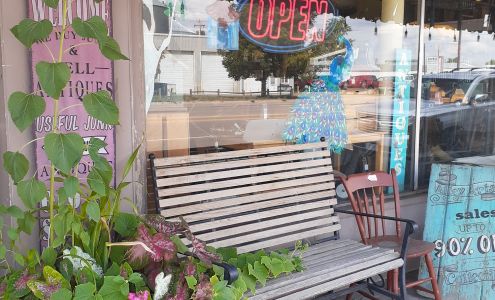 Alley Arts & Collectibles