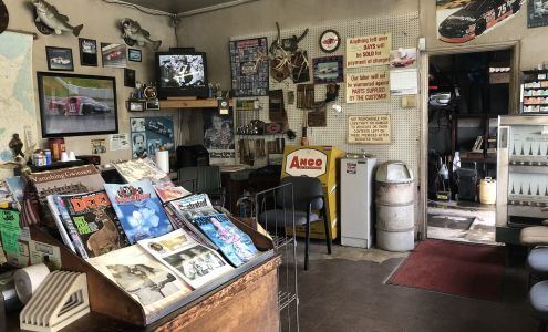 Bolton's Service Station