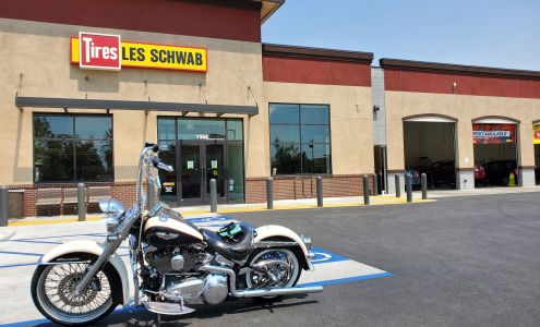 Les Schwab Tire Center