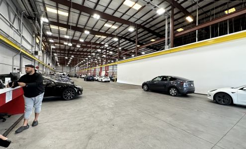 Tesla Service Center