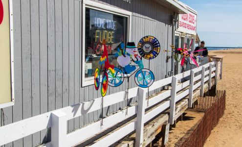 Beach Pier Gift Shop