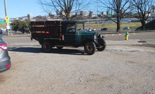 Western Avenue Towing and Service Center
