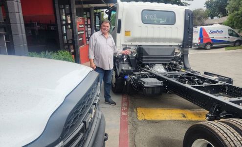 Freeway Isuzu Trucks and Vans