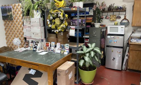 Bee's Business & Mail Service