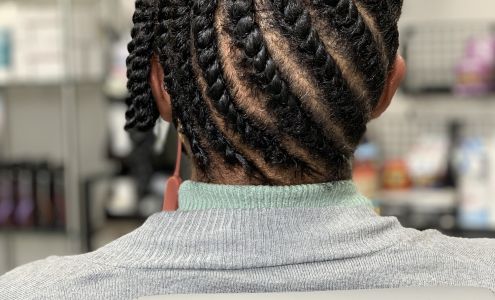 Puffs and Curls Salon