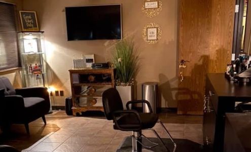 Kia Nicol Studio Salon