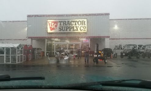 Tractor Supply Paris
