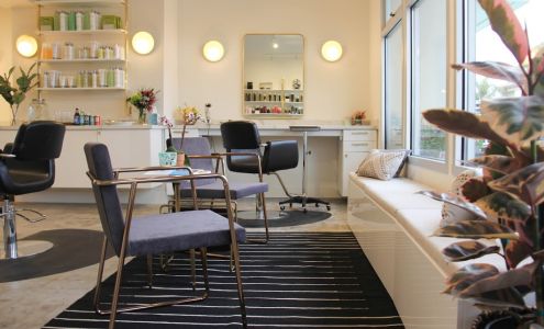 Parlour at the Point