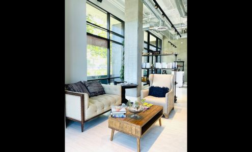 Ivo X Umbrella Salon