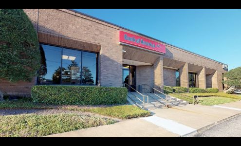 Bank of America (with Drive-thru ATM)
