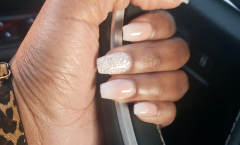 Luxury Nails & Spa 1707 Investors Ave, El Reno Oklahoma 73036