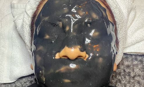 Hide Away Salon & Spa Boat Club