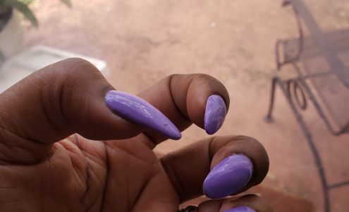 Guppy Nail Salon