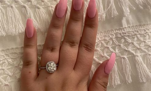 New Lotus Nails & Spa