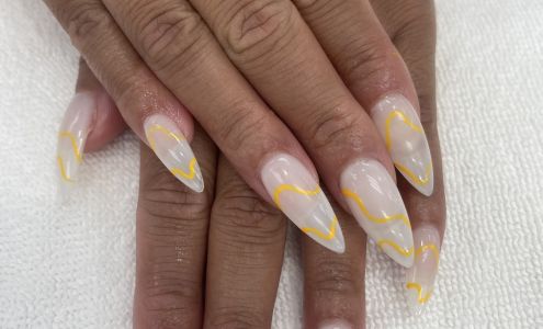 Nails 4 U & Spa